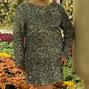 H&M holiday dress
Only worn once. Perfect condition. Size XL.